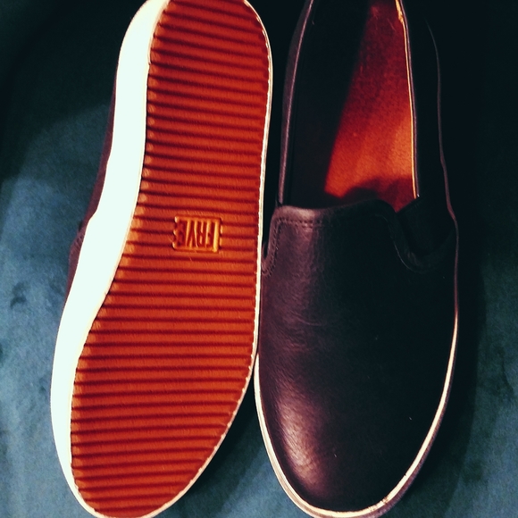 Frye Lena Slip Ons NWOT - Picture 5 of 5